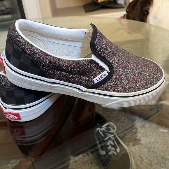 Slip on Vans shoes EUC - Picture 4 of 7